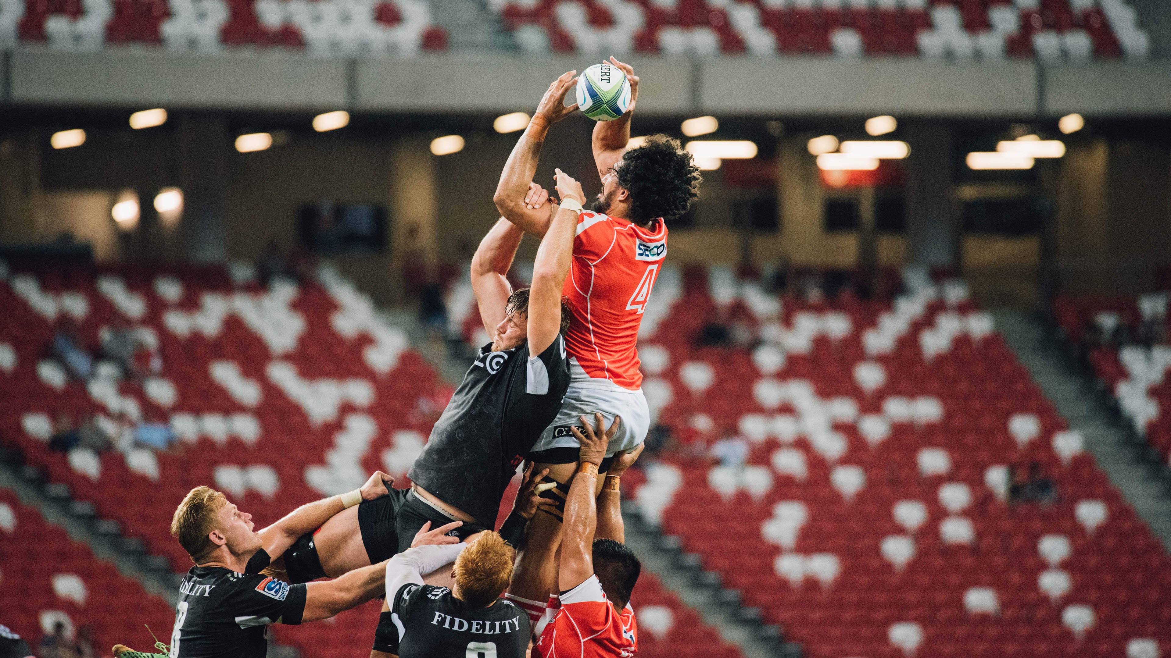 保罗舞台越大越强,F1新赛季揭幕战之夜的传奇序章