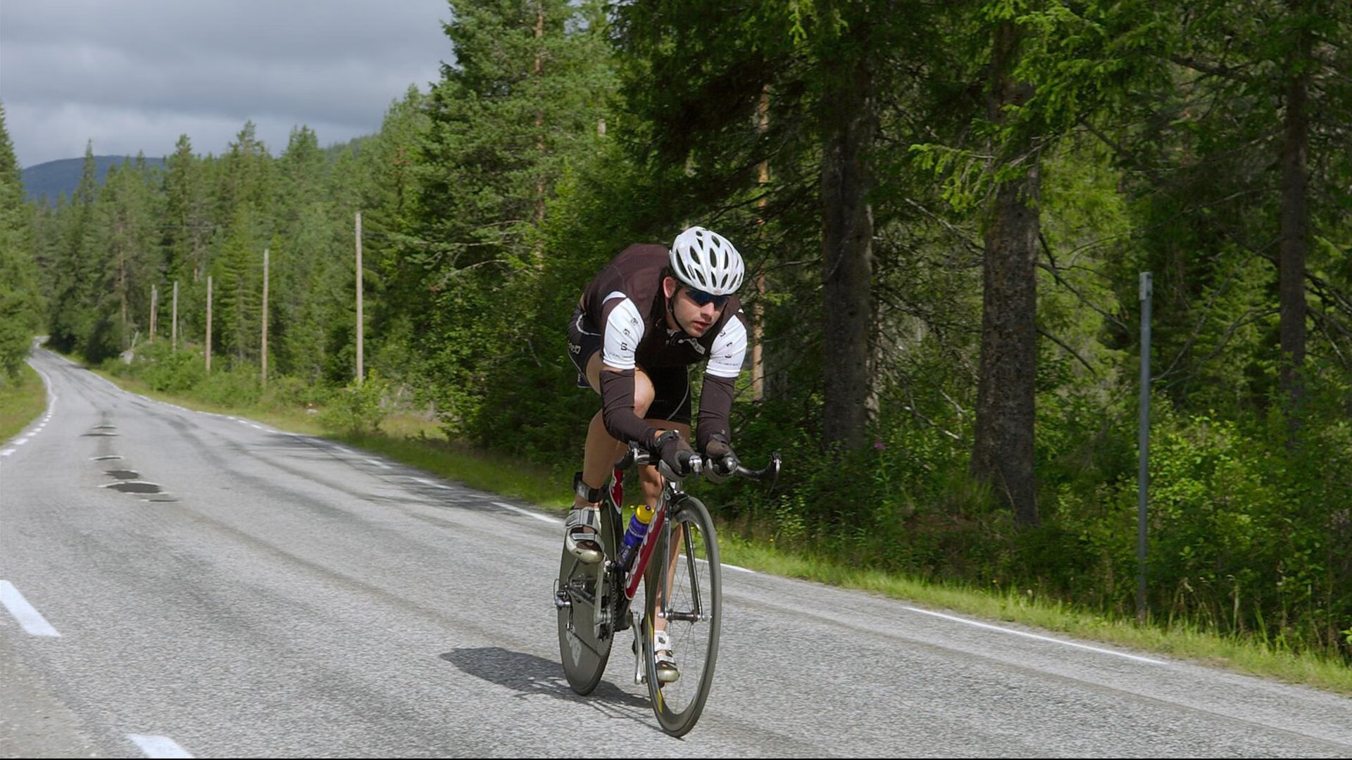 雄鹿轻取广州队，孙铭徽状态火热，一场跨越篮球文化的对话