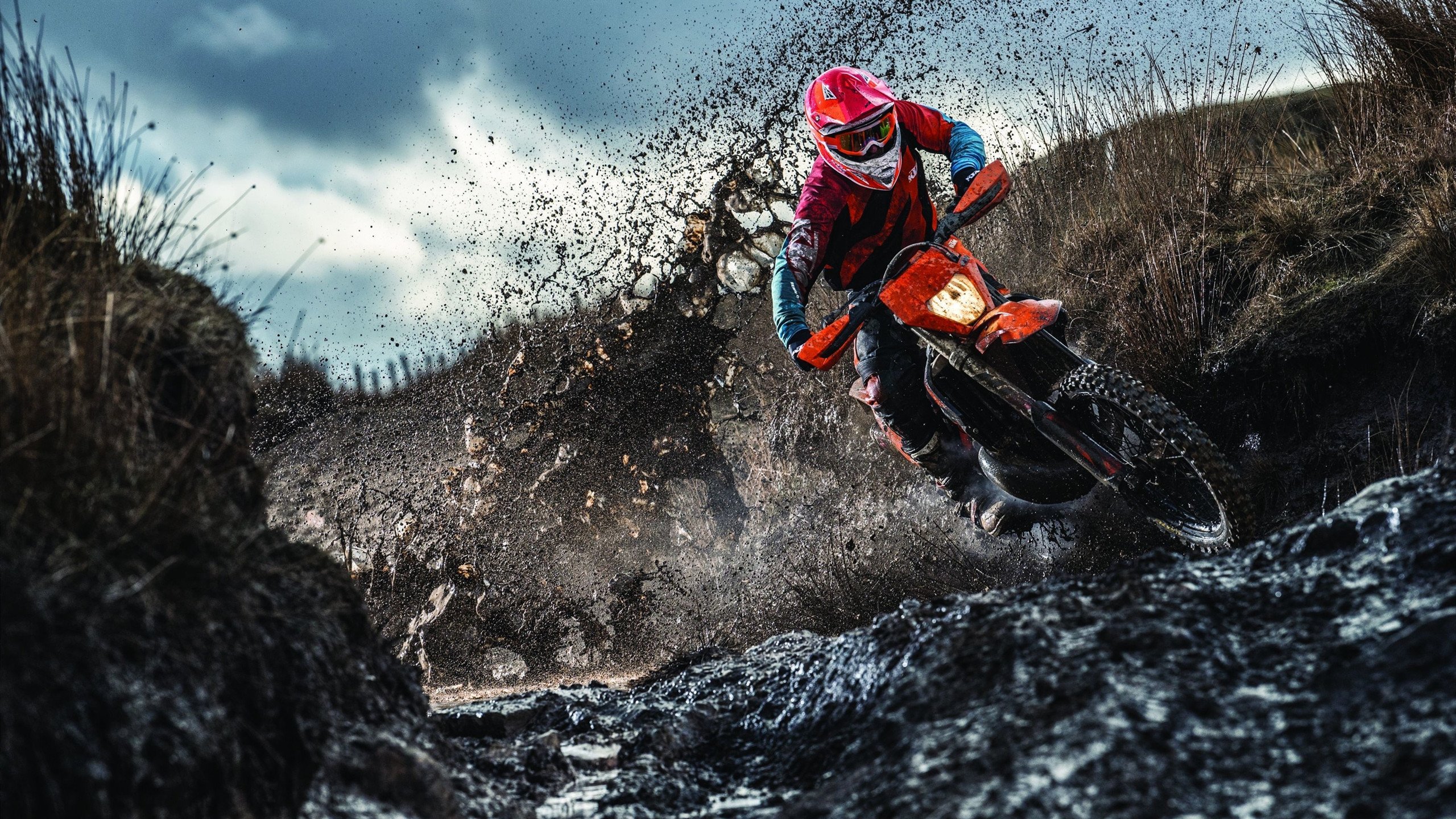 红牛二队惊天逆转索伯，汉密尔顿关键决策铸就经典一胜