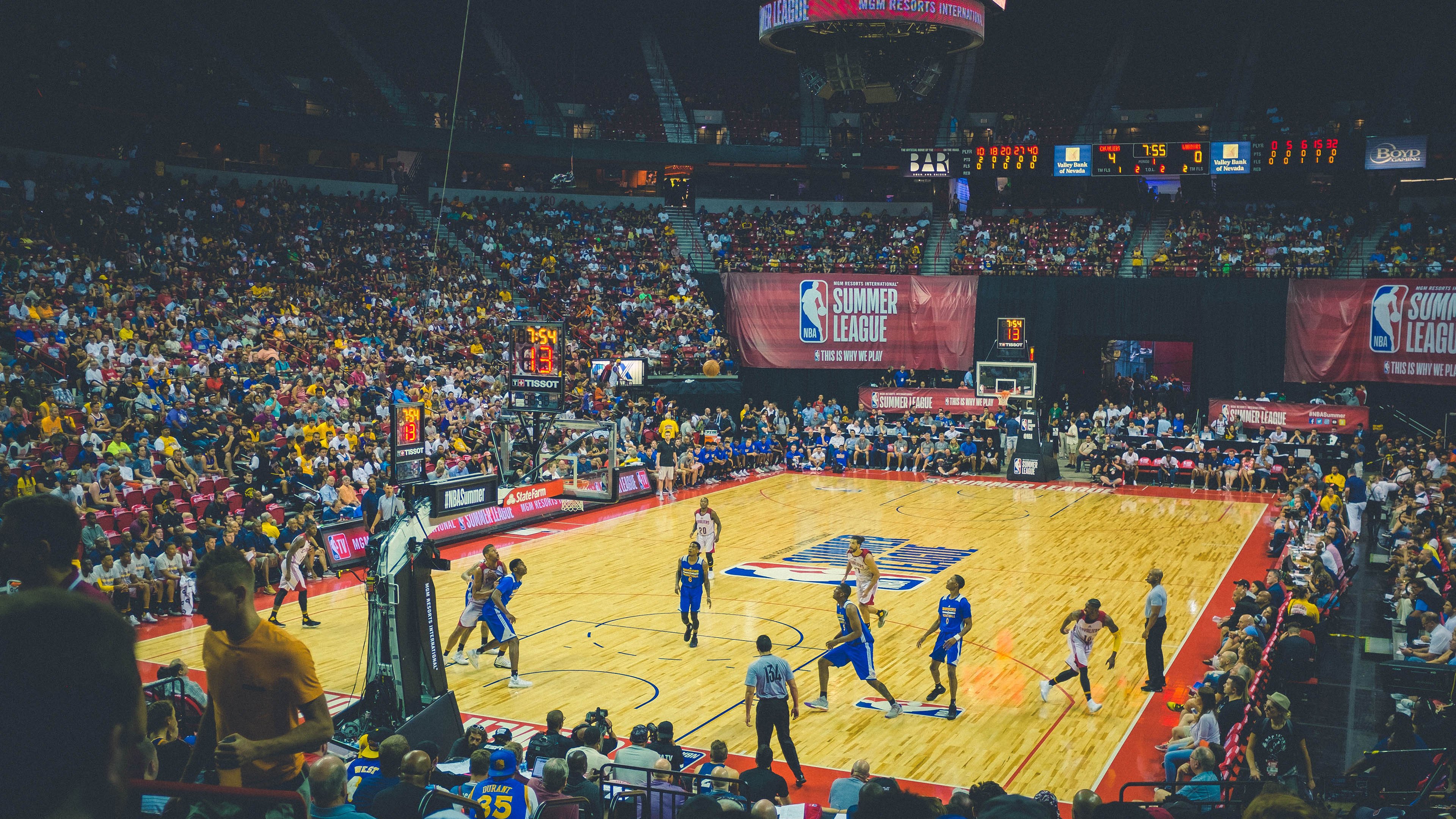 猛龙绝杀雷霆,易建联点燃赛场,一场跨越国界的篮球盛宴